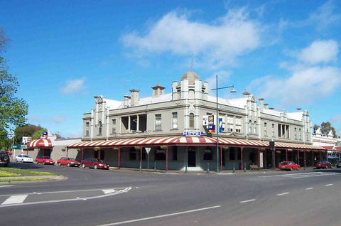 Madden's Commercial Hotel - Accommodation Newcastle 0