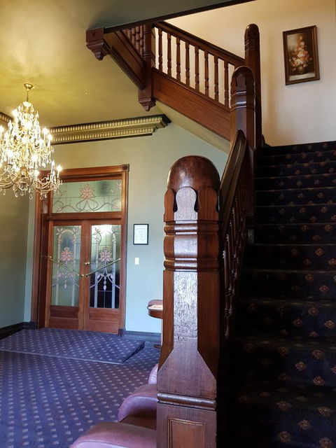 Madden's Commercial Hotel - Accommodation Newcastle 3