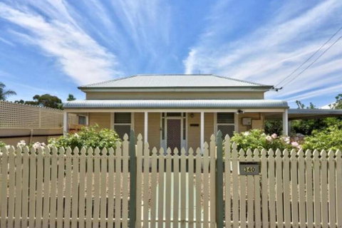 Maeville Cottage - Accommodation Newcastle 0