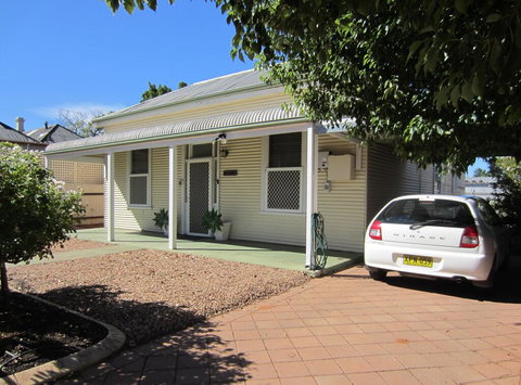 Maeville Cottage - Accommodation Newcastle 1