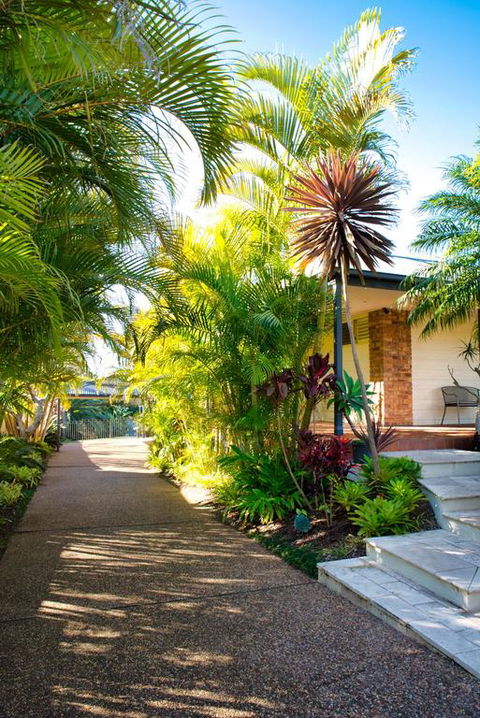 Magnificent Lakeview House - Long Jetty - Accommodation Newcastle 3