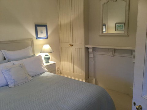 Magnolia Cottage - Accommodation Newcastle 3