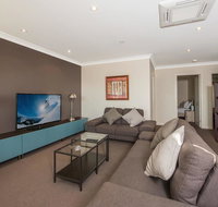 Maison Noir 2 - Well appointed modern accommodation with mountain views - Accommodation Newcastle