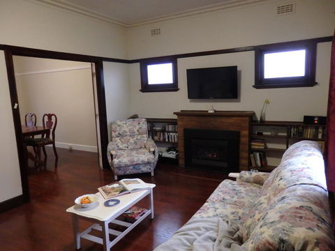 Mandall Avenue - Accommodation Newcastle 3
