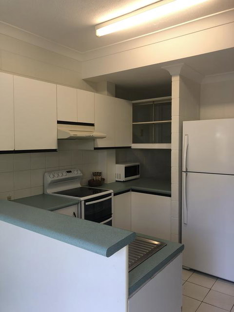 Mango Tree Private Apartments - Accommodation Newcastle 3