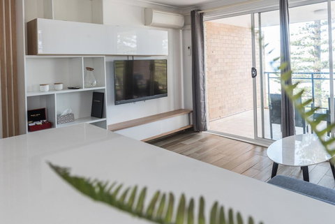 Manly Beachfront Apartment - Accommodation Newcastle 0