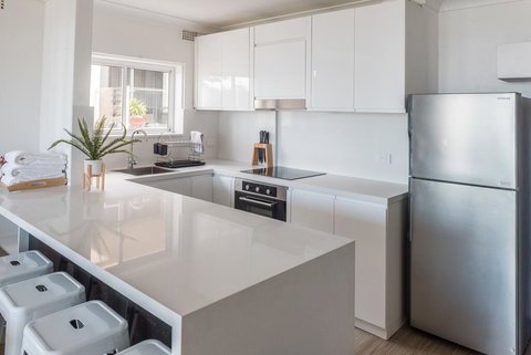 Manly Beachfront Apartment - Accommodation Newcastle 1