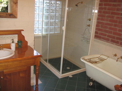 Marananga Cottages - Accommodation Newcastle 3