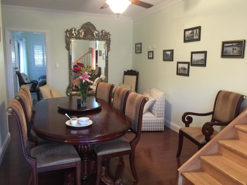 Margate House - Accommodation Newcastle 0