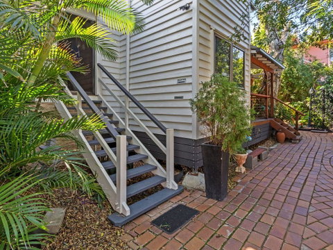 Margate House - Accommodation Newcastle 3