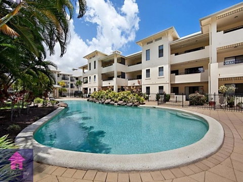 Marina View Apartment - Walk To The Strand - Accommodation Newcastle 1