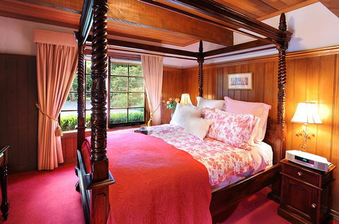 Mary Cards Coach House - Accommodation Newcastle 3