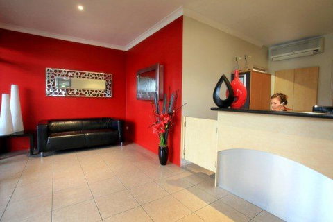 Mayfair Motel - Accommodation Newcastle 2