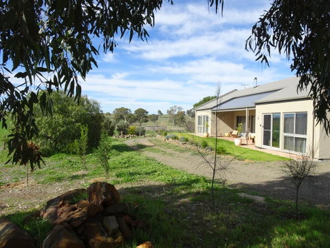 Meander Retreat - Accommodation Newcastle 2