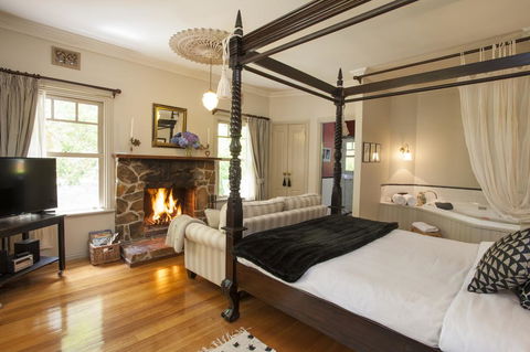 Merrow Cottages - Forest Edge - Accommodation Newcastle 2