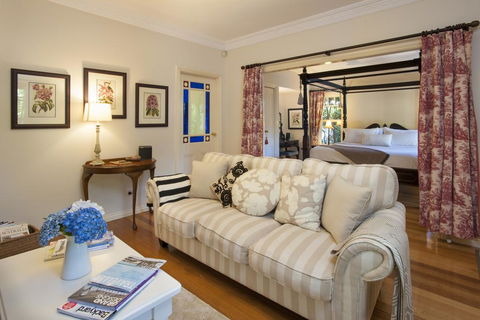 Merrow Cottages - Gatehouse - Accommodation Newcastle 2