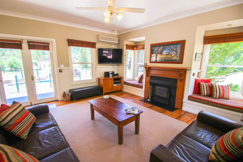 Mill Cottage - Accommodation Newcastle 3