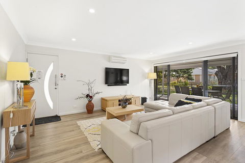 Mistral Close, 6, Mistral House - Accommodation Newcastle 2