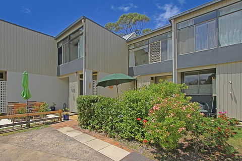 Mitchell Parade 3/11-13 - Accommodation Newcastle 2