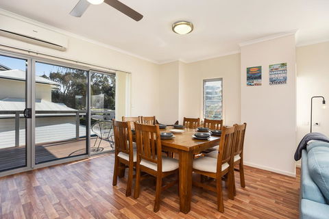 Moana Dreams - Accommodation Newcastle 1