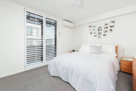 Modern Bronte Apt. W/ Ocean Views, Just Minutes Walk To Beach! - Accommodation Newcastle 3