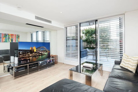 Modern Bronte Apt. W/ Ocean Views, Just Minutes Walk To Beach! - Accommodation Newcastle 0
