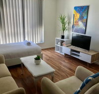 Modern Unit Near To Surfers Paradise - Accommodation Newcastle