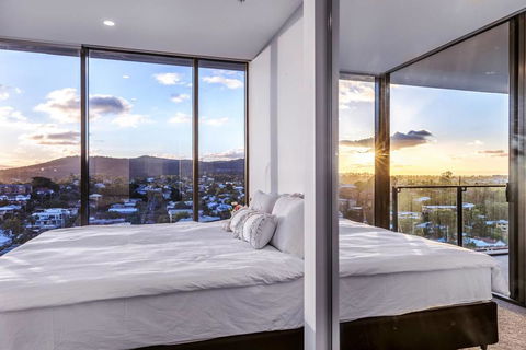 Modern, Carefree Living Style APT In Toowong&View - Accommodation Newcastle 1