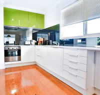 Mont Albert 2 Bedrooms Morden House - Accommodation Newcastle