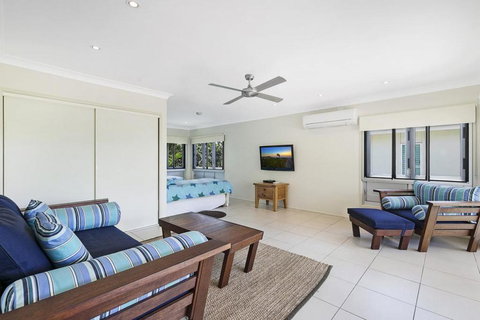 Moreton View - Accommodation Newcastle 1