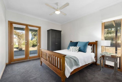 Moss's Place - Accommodation Newcastle 2