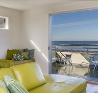 Moyan - Standing tall at the edge of the Indian Ocean - Accommodation Newcastle