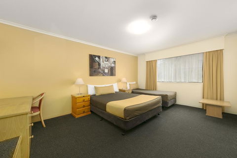 Mt Ommaney Hotel Apartments - Accommodation Newcastle 3