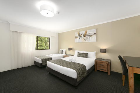 Mt Ommaney Hotel Apartments - Accommodation Newcastle 2