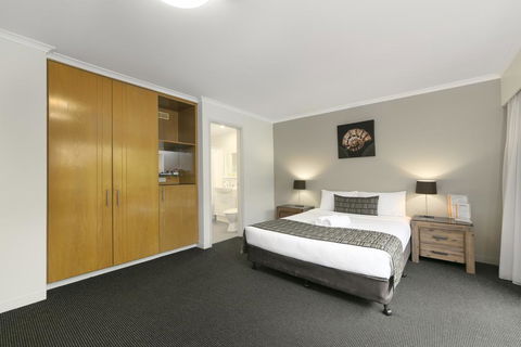 Mt Ommaney Hotel Apartments - Accommodation Newcastle 0