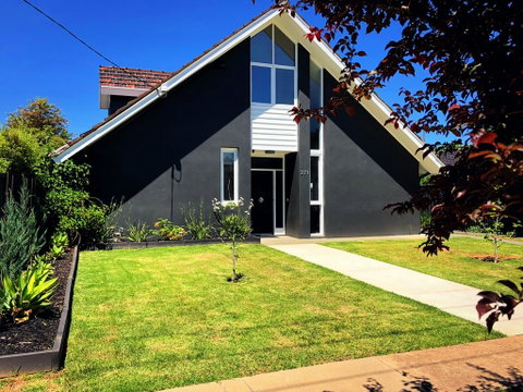 Murray's Place On Pakenham - Accommodation Newcastle 1