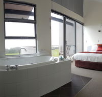 Cosy Corner Sea View Apartments - Accommodation Newcastle