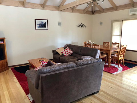 Denmark Reflections - Accommodation Newcastle 11