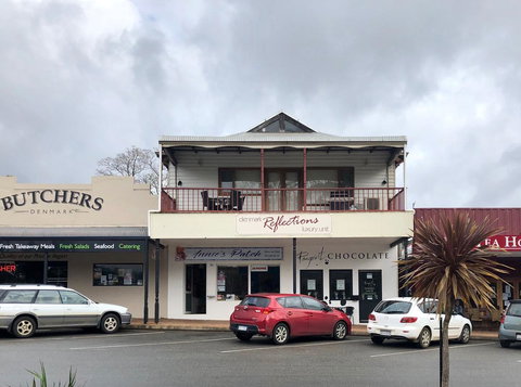 Denmark Reflections - Accommodation Newcastle 0