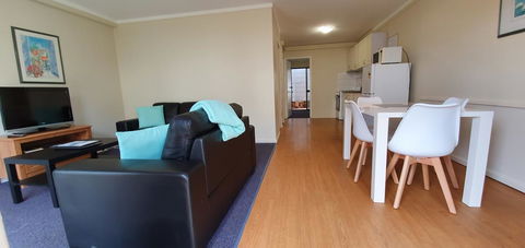 West Beach Lagoon 202 - Quiet & Ground Floor! - Accommodation Newcastle 9