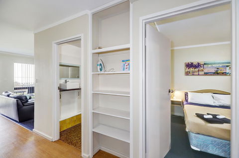 West Beach Lagoon 202 - Quiet & Ground Floor! - Accommodation Newcastle 10