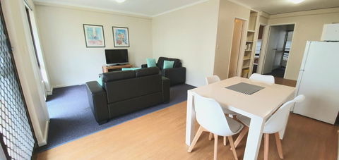 West Beach Lagoon 202 - Quiet & Ground Floor! - Accommodation Newcastle 7