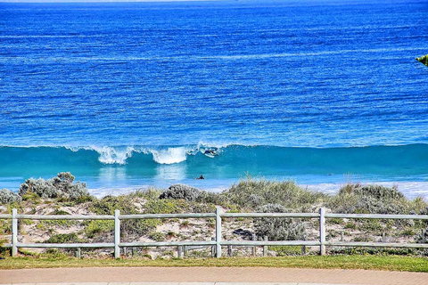 Beachfront @ Scarbs - Accommodation Newcastle 13