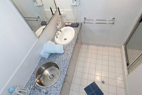 Beachfront @ Scarbs - Accommodation Newcastle 10