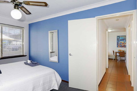 Beachfront @ Scarbs - Accommodation Newcastle 3