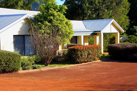 Bayside Villas - Accommodation Newcastle 0