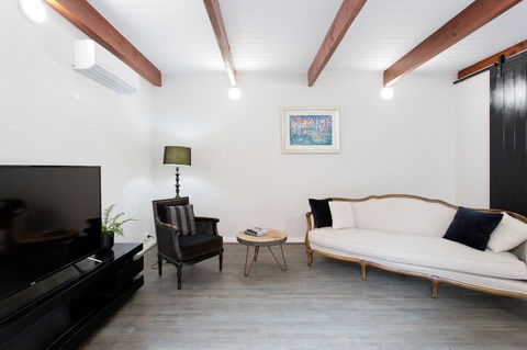 Stay Fresh - Fremantle CBD - Accommodation Newcastle 0