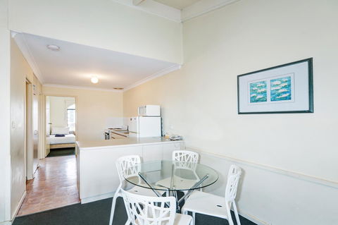West Beach Lagoon 114 â€“ Ocean Views - Accommodation Newcastle 8