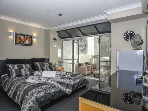 New York On King - Accommodation Newcastle 6