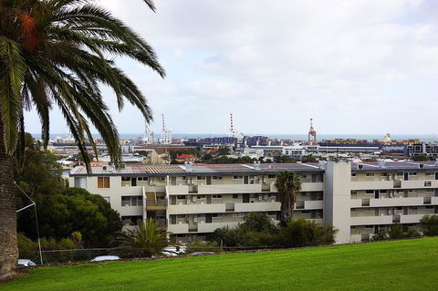 Studio 208 With Ocean Views - Accommodation Newcastle 24